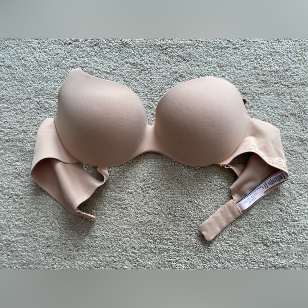 Incredible by Victoria’s Secret Lined Demi Bra